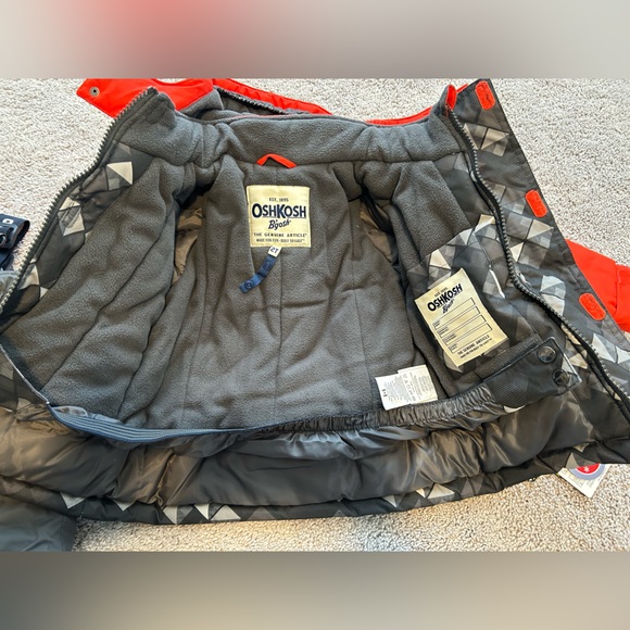 Carter‘s 2-piece snowsuits with hat brand new 2T - Picture 4 of 5